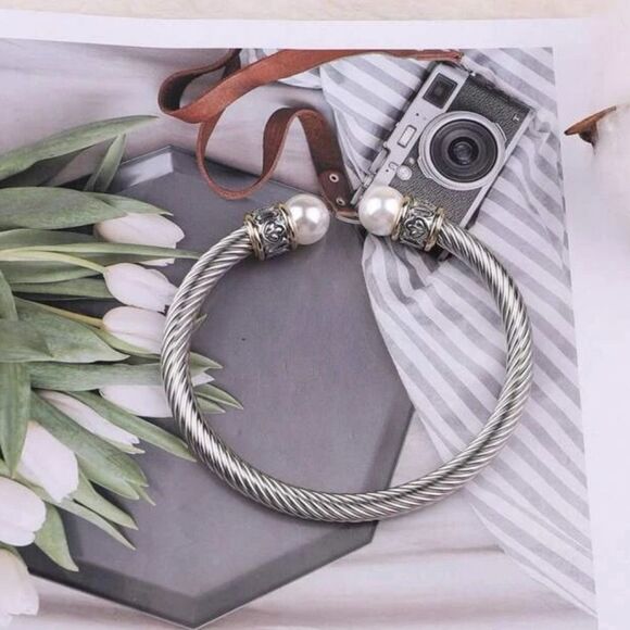 European Natural Pearl Cable Bracelet - Picture 2 of 3